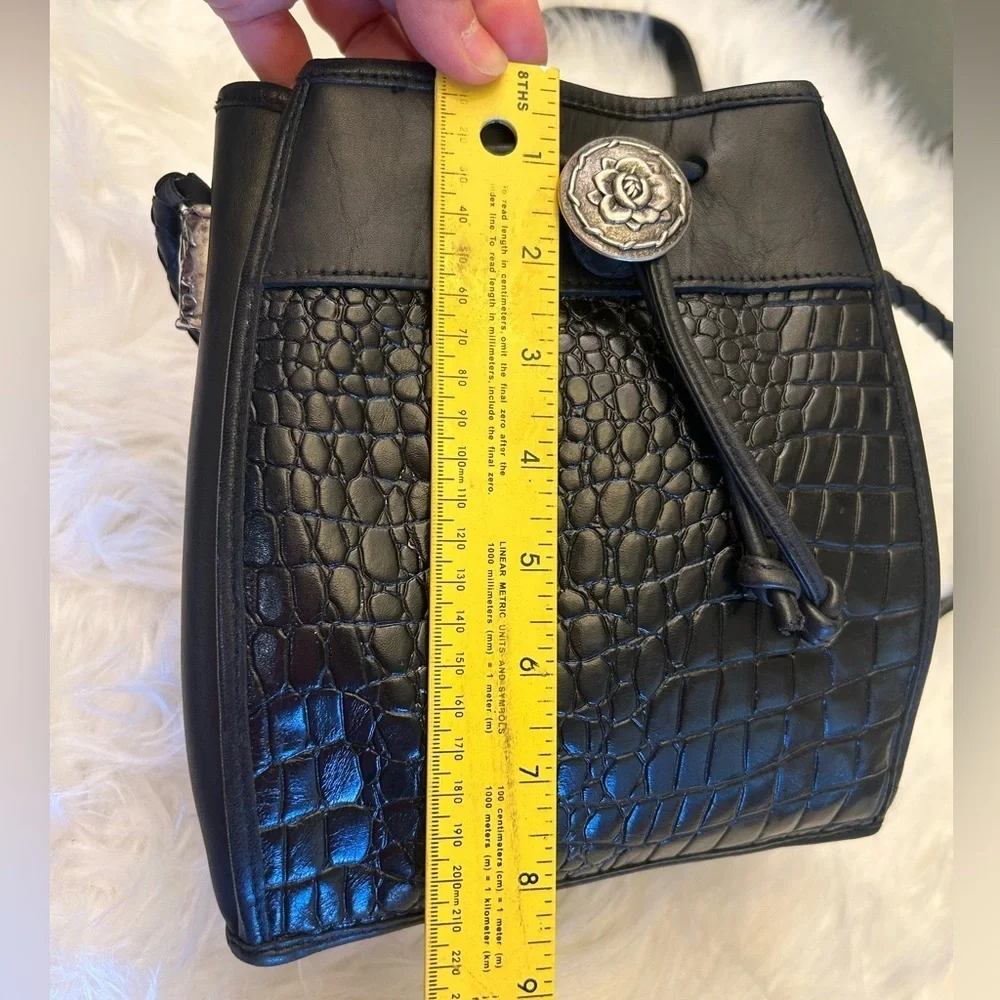 Valerie Stevens Vintage Black Leather Croc-Embossed Crossbody Bag.‎ U